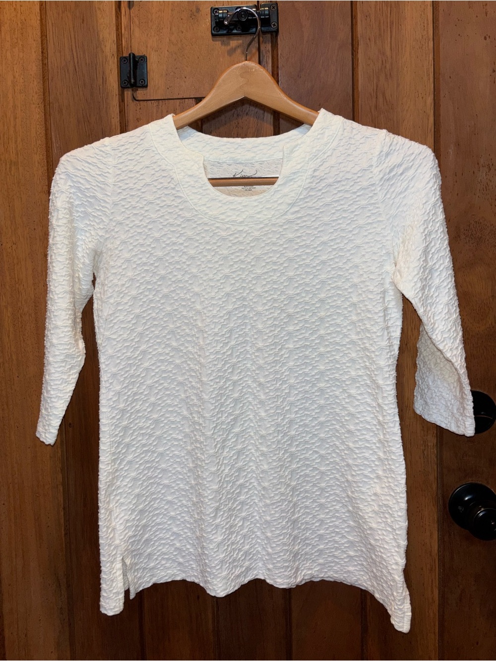 Cream Textured 3/4 Sleeve Top